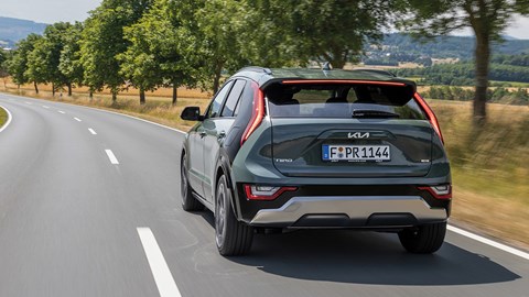 Kia Niro Hybrid - rear tracking