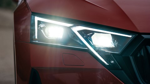 Skoda Octavia Hatch review - facelift, headlight