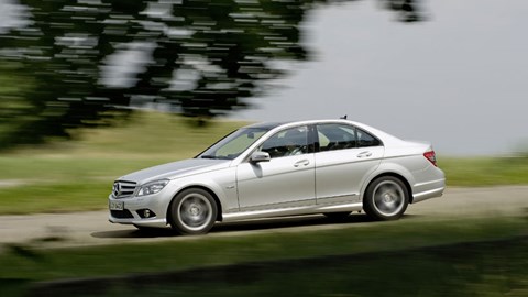 Mercedes CClass rớt giá khủng sau 10 năm sử dụng