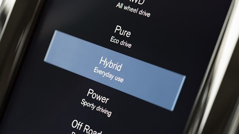 Volvo XC60 hybrid review - T8 Twin Engine plug-in driven, hybrid mode, central touchscreen