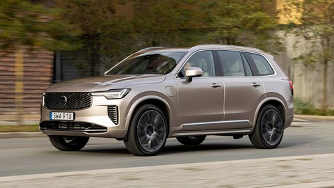 Volvo XC90 (2024) front driving