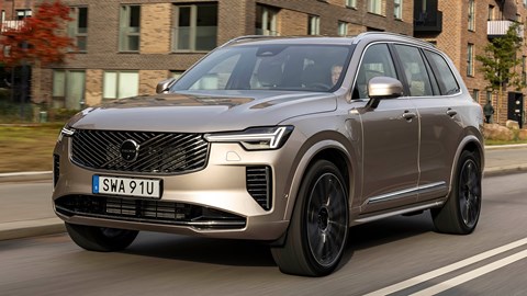 Volvo XC90 (2024) front driving