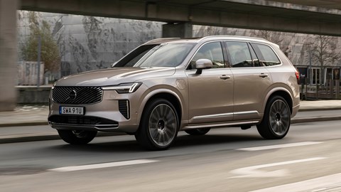 Volvo XC90 (2024) front driving