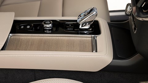 Volvo XC90 (2024) interior