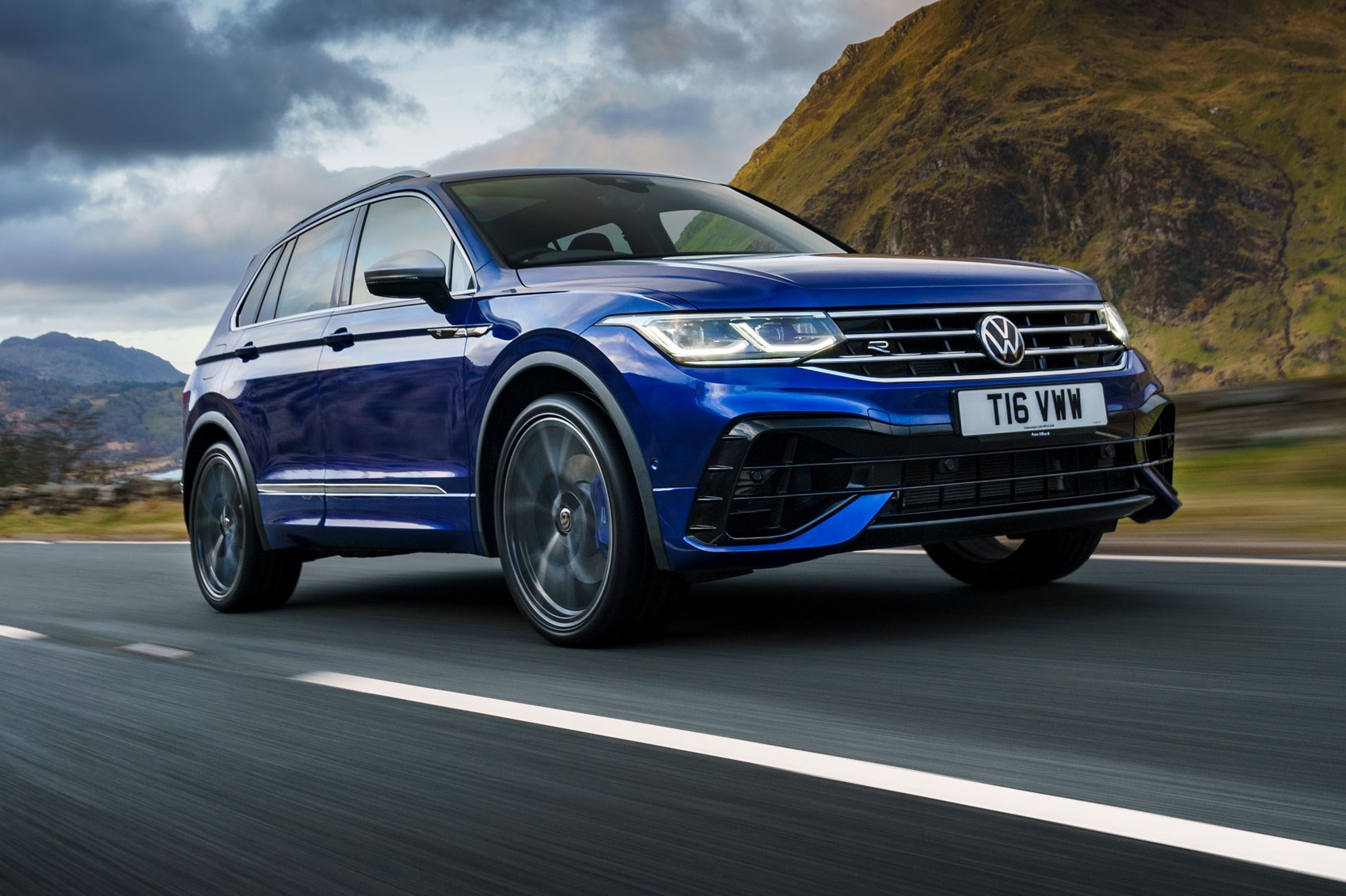VW Tiguan R (2023) review: a fast family bus we admire