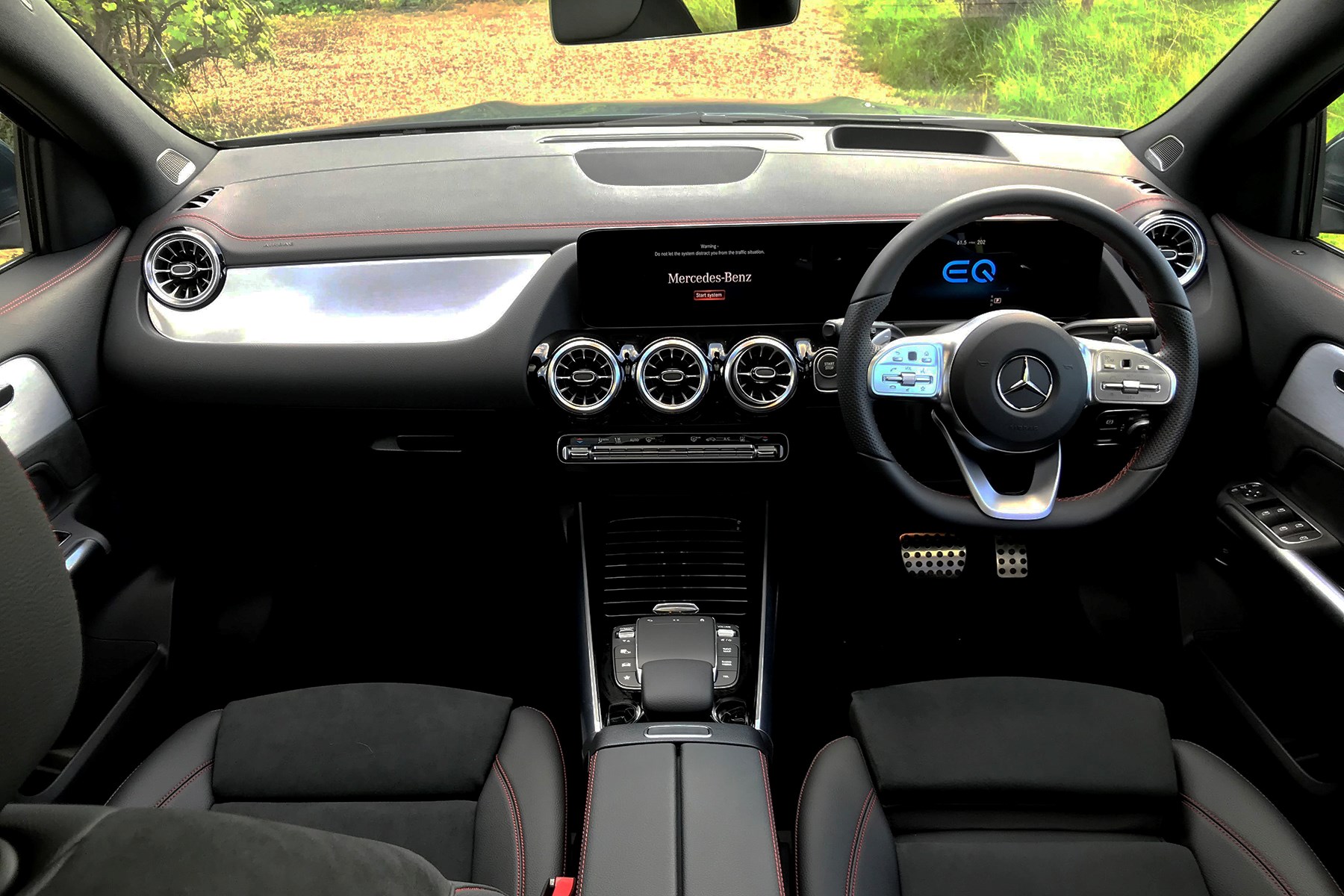 Mercedes-Benz EQA 250 (2021) interior view