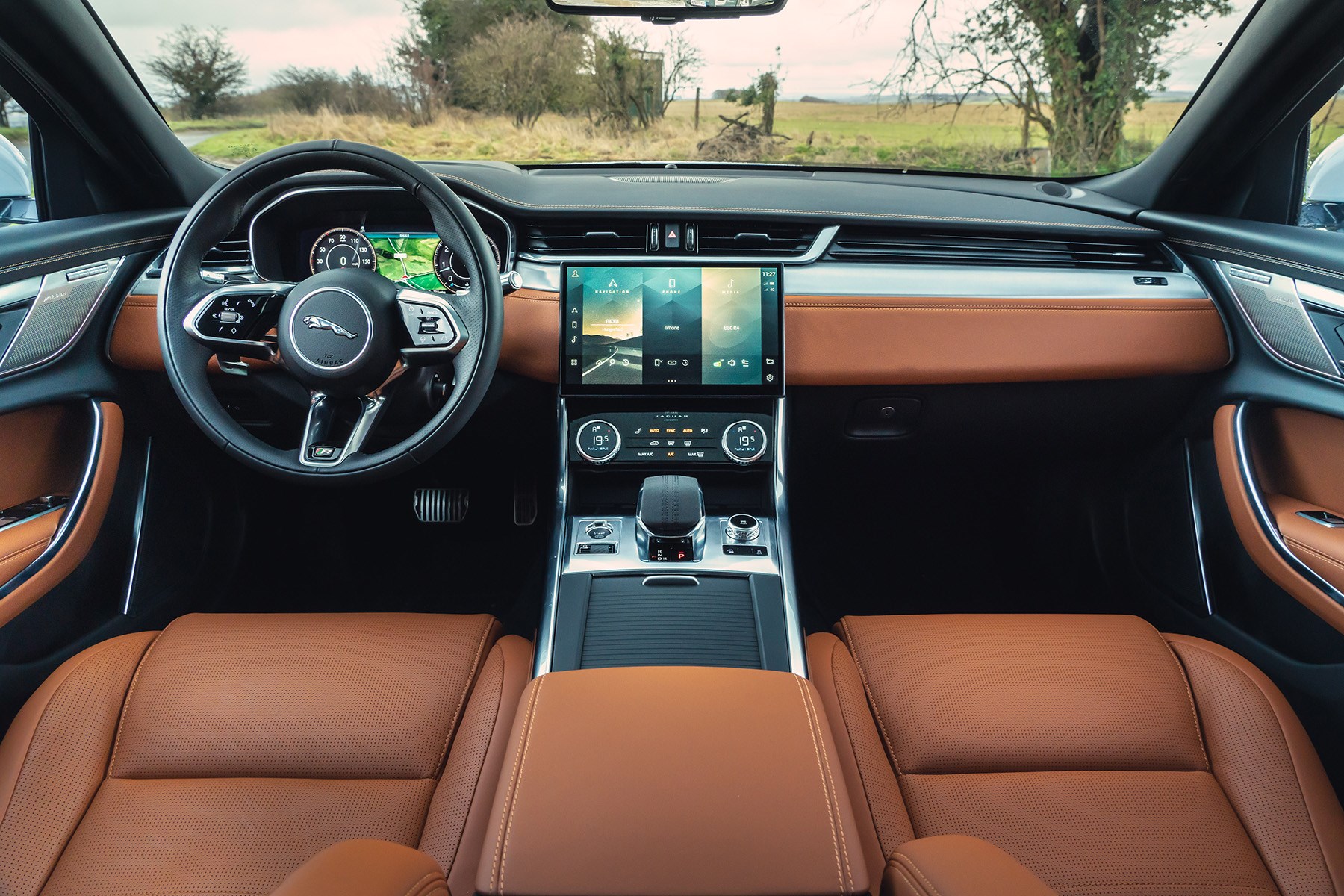 Jaguar XF 2021 facelift P300 R-Dynamic SE interior