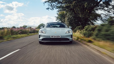 Taycan Cross Turismo - dynamic front