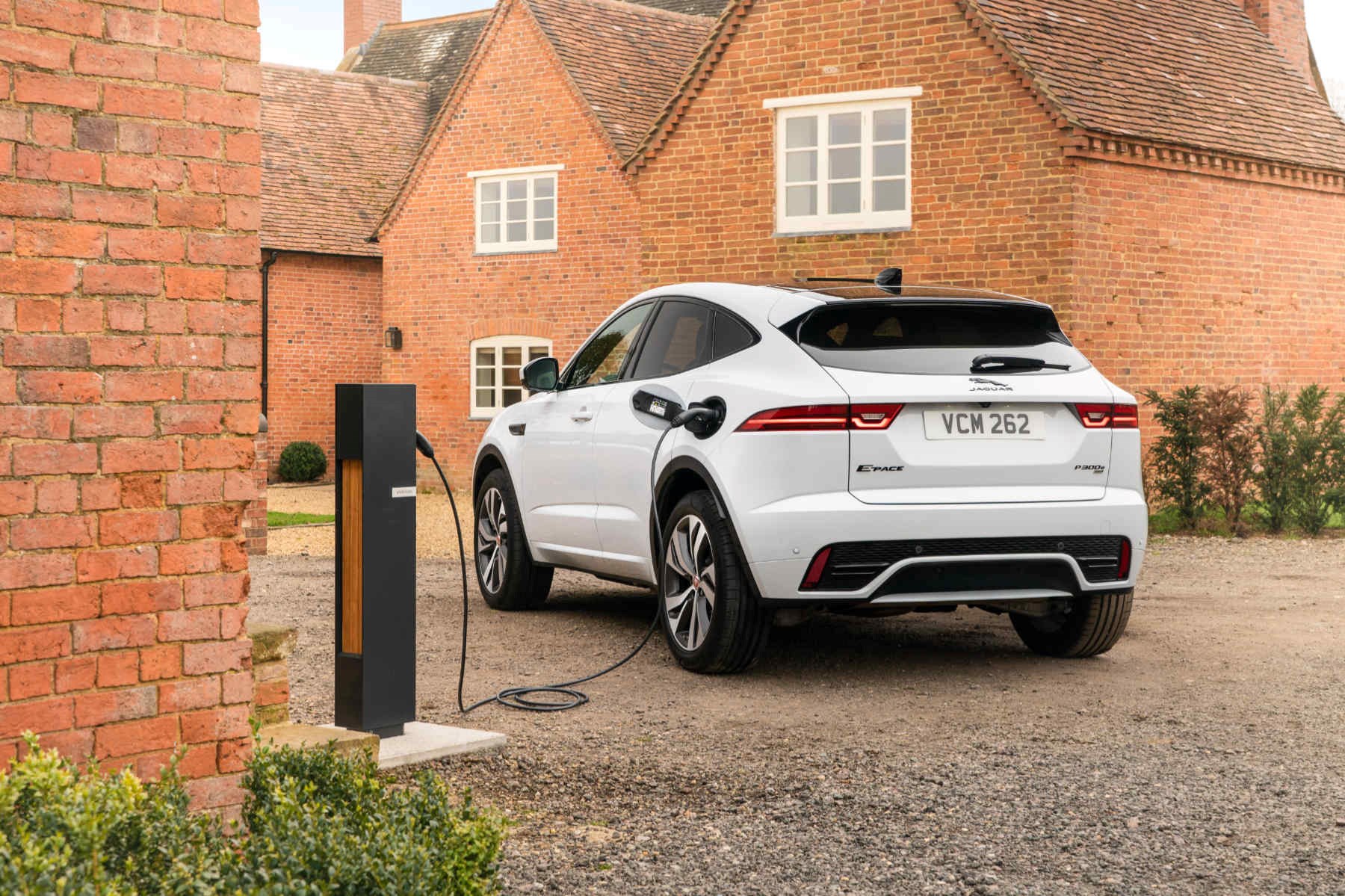 Jaguar E-Pace hybrid charging