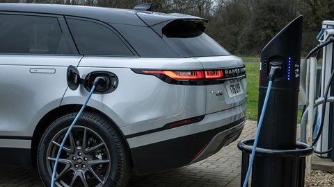 2021 Range Rover Velar - charging