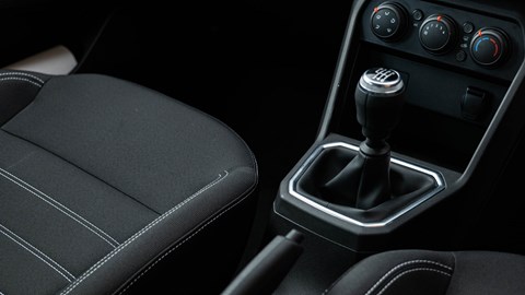2021 Dacia Sandero handbrake, gearlever and heating controls