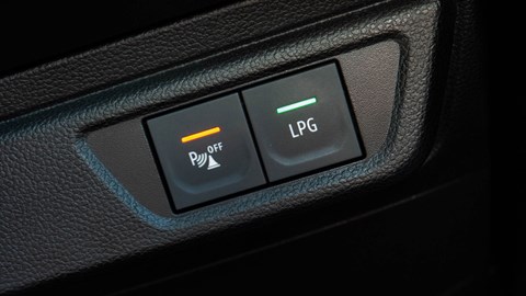 2021 Dacia Sandero LPG switch