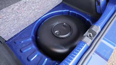 Dacia Sandero LPG tank under floor
