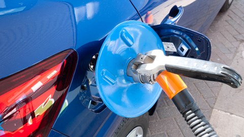 Dacia Sandero filling with LPG