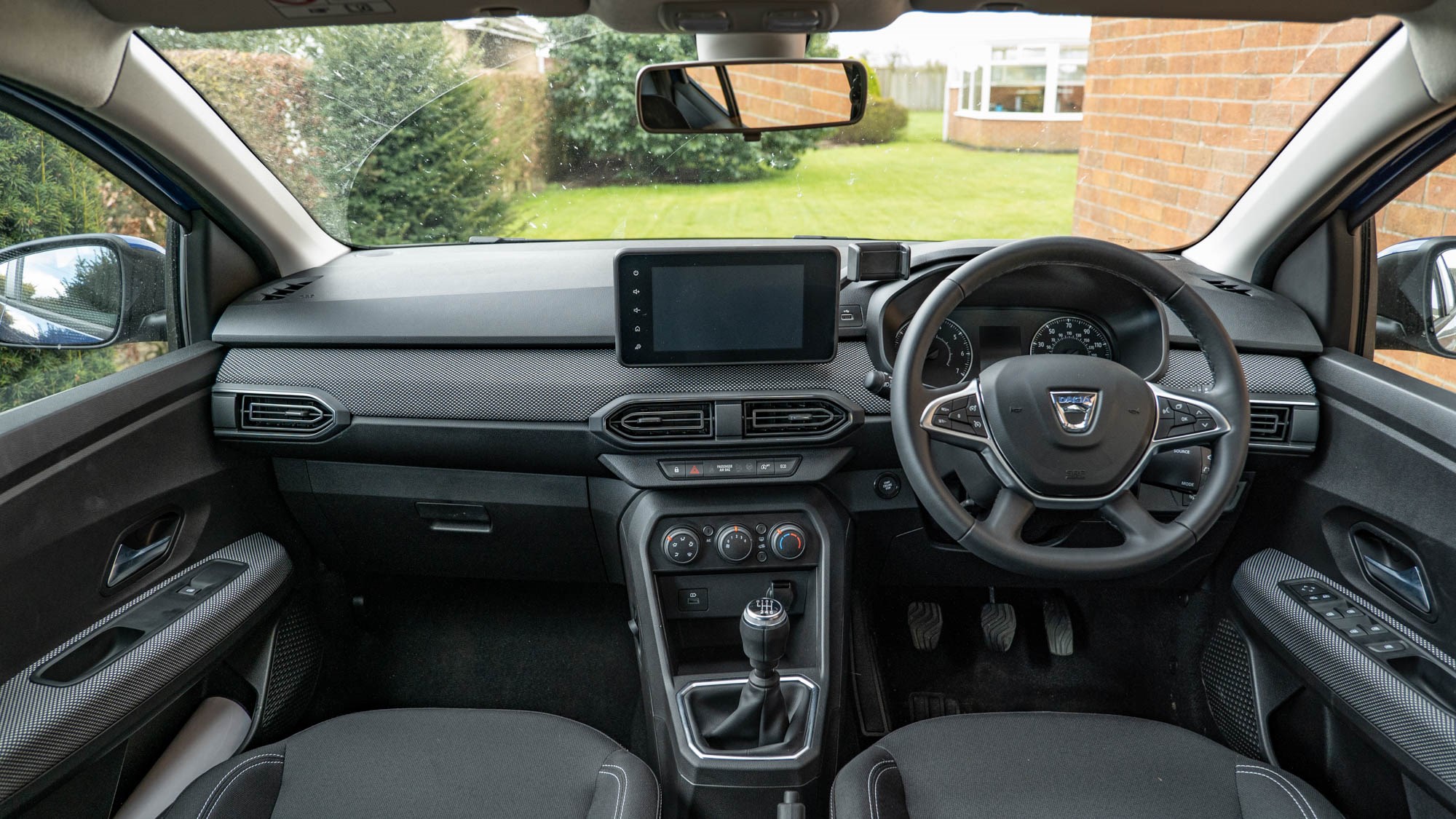Dacia Sandero Comfort interior, dashboard and infotainment