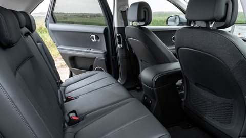 Flat floor, no transmission tunnel in Ioniq 5