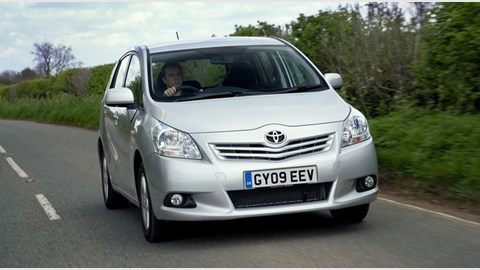 toyota-verso-tr-2-0-d-4d-2009-review