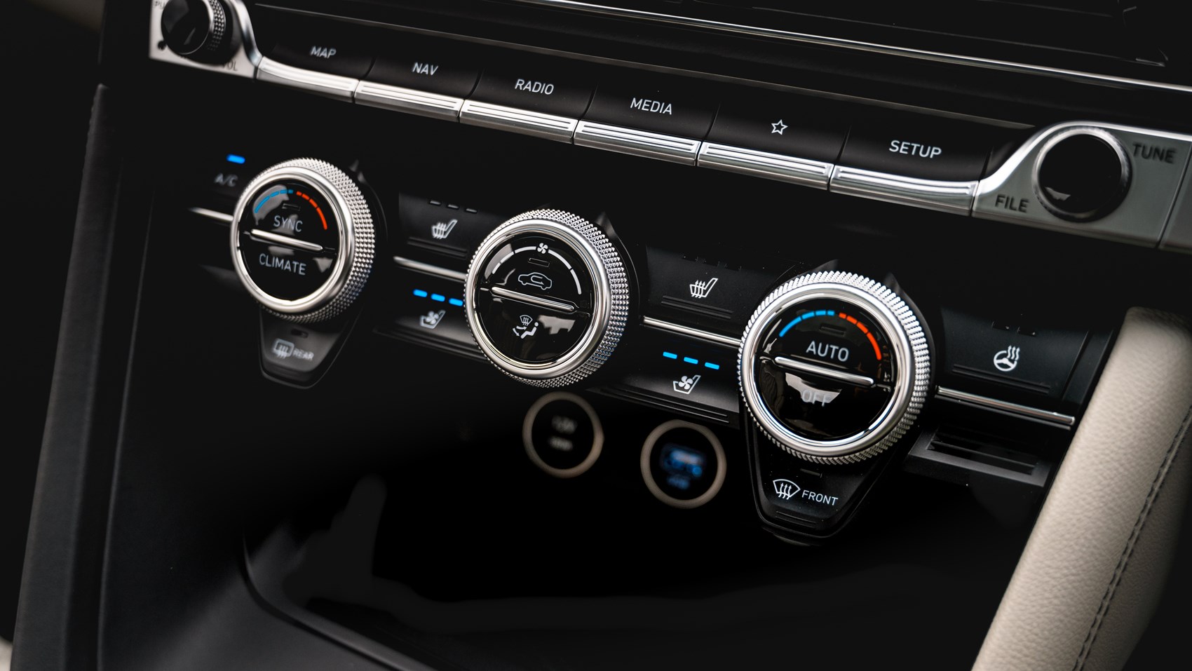 g70 interior buttons