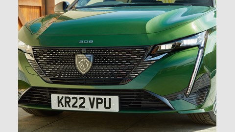 Peugeot 308 hatchback grille