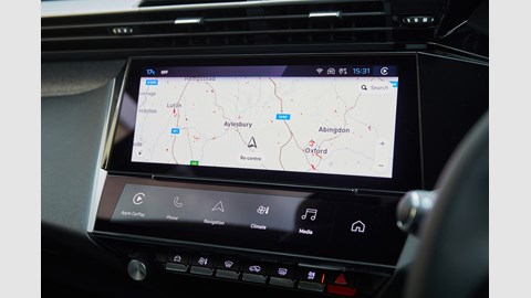 Peugeot 308 hatchback infotainment system