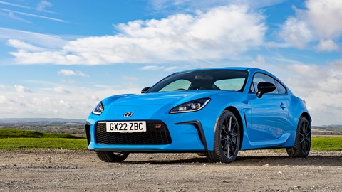 Toyota GR86 in Sapphire Blue Pearl