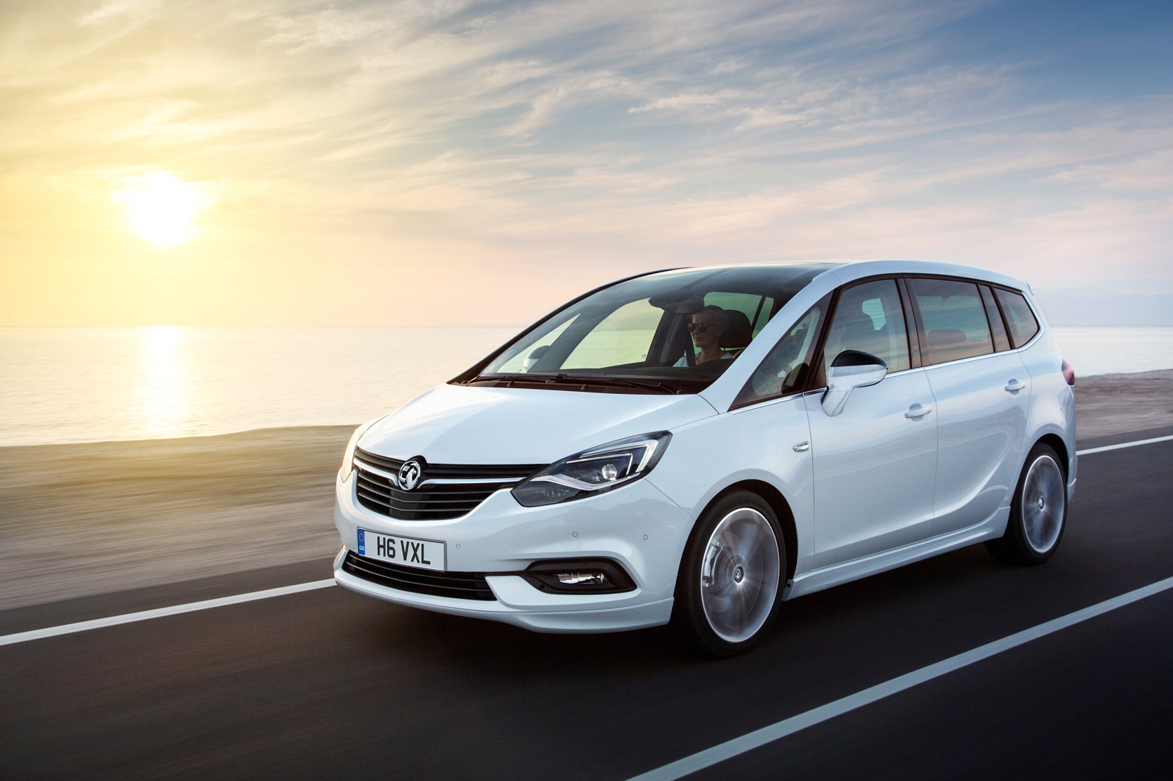 Ontwikkelen Zinloos Justitie Vauxhall Zafira Tourer gets a nose job, and a new interior, for 2016 | CAR  Magazine