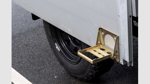 Yomper JMV275 Commercial review: underground, overground, Yompering free