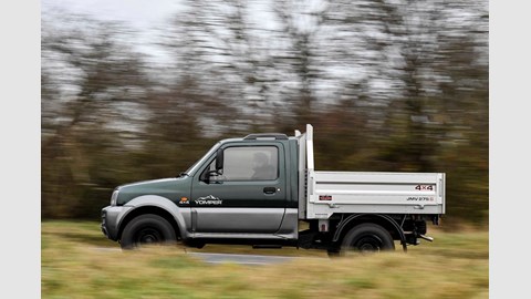 Yomper JMV275 Commercial review: underground, overground, Yompering free