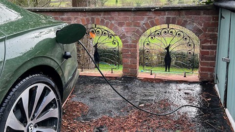 Bentley Flying Spur Hybrid (2023) review: lost in translation