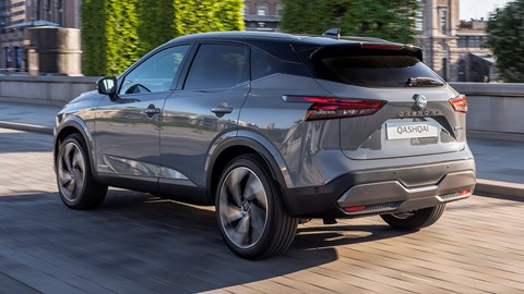 Nissan Qashqai rear driving