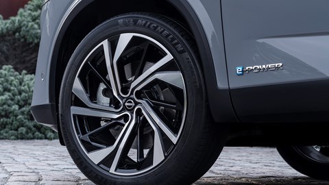 Nissan Qashqai alloy wheel