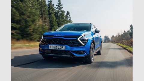 Kia Sportage PHEV front three quarter