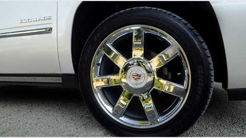 Cadillac Escalade Hybrid (2010) review