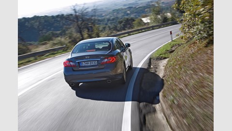 Infiniti M30d GT Premium (2010) review