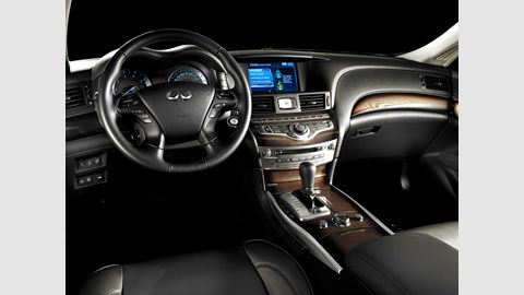 Infiniti M30d GT Premium (2010) review