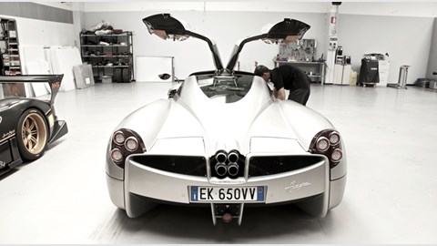 Pagani Huayra (2013) review