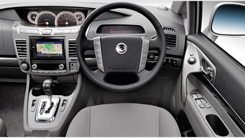 Ssangyong Turismo 2.0 e-XDi (2014) review