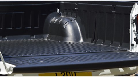 Mitsubishi L200 Barbarian 4×4 (2014) review