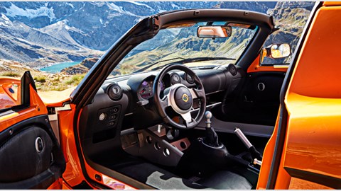 Alfa Romeo 4C vs Lotus Elise S vs Porsche Cayman (2014) review