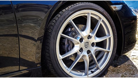 Alfa Romeo 4C vs Lotus Elise S vs Porsche Cayman (2014) review