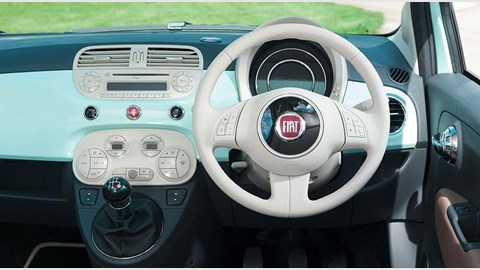 A new TFT display screen has been added to loftier trim levels in the Fiat 500 range