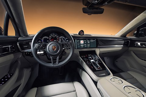 Porsche Panamera (2016) cabin