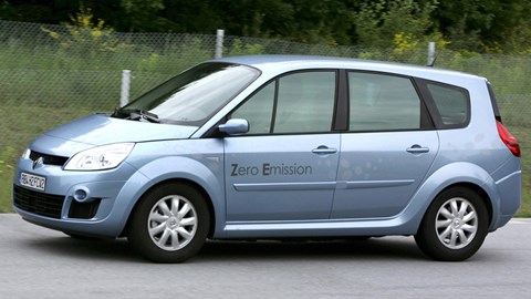 Beschuldigingen Ritmisch oor Renault Scenic ZEV H2 prototype (2008) review | CAR Magazine