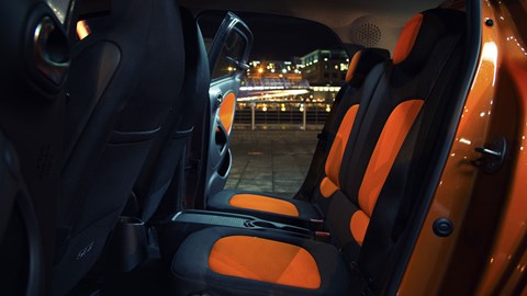 Middle storage box is removable