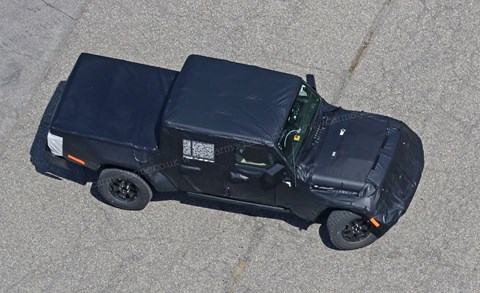 2019 Jeep Wrangler pick-up spy shots