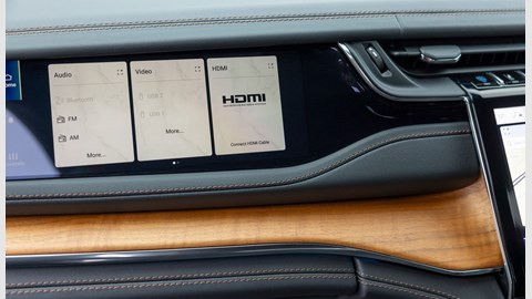 Jeep Grand Cherokee review - dashboard