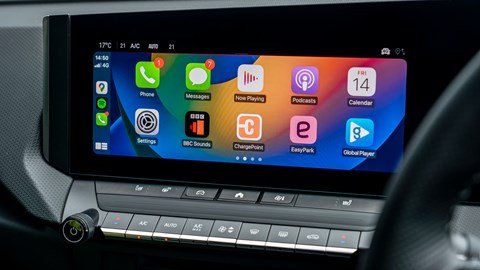 Vauxhall Astra Sports Tourer review - infotainment screen
