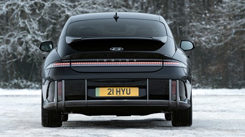 Strange rear graphics on Ioniq 6 – like a multi-layered onion