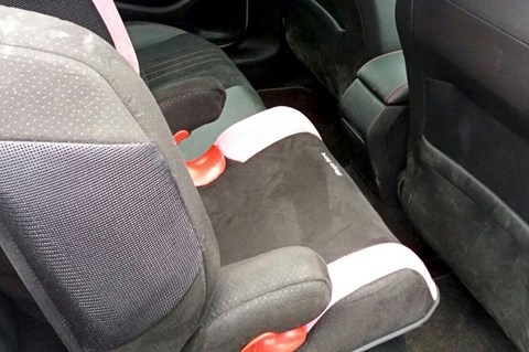 Peugeot 308 GTI rear car seat