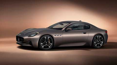 Maserati GranTurismo Folgore EV - front side view, studio